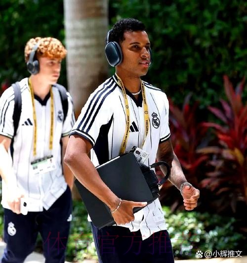 皇马与切尔西商谈阿扎尔租借 若成行姆巴佩可穿7号